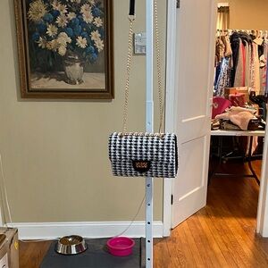 Stylish Black and White Houndstooth Bag